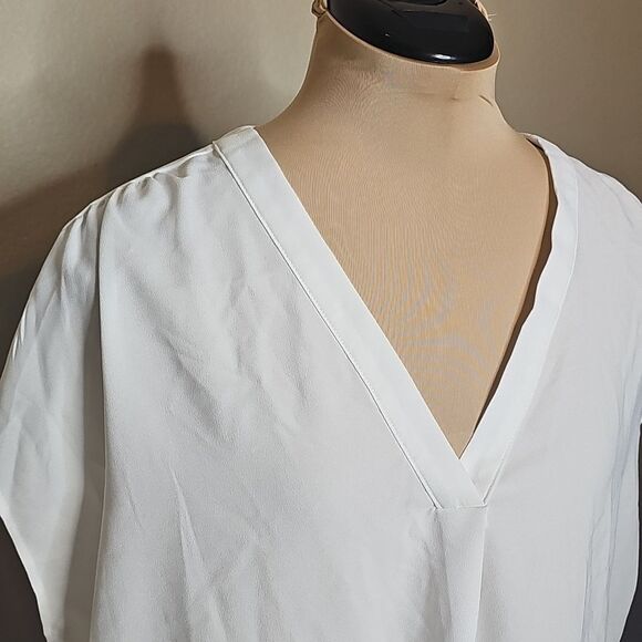 Banana Republic White Drop Shoulder V Neck  Blouse Large - Picture 2 of 8